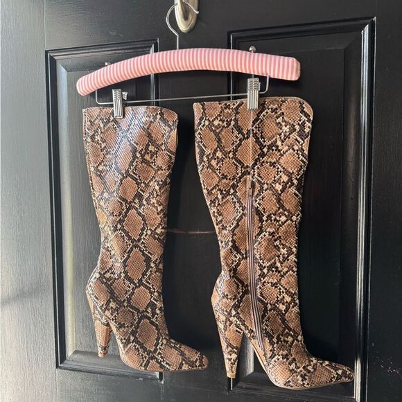 Shoe Dazzle Brown Black Snakeskin Boots Size 8 - Picture 3 of 10